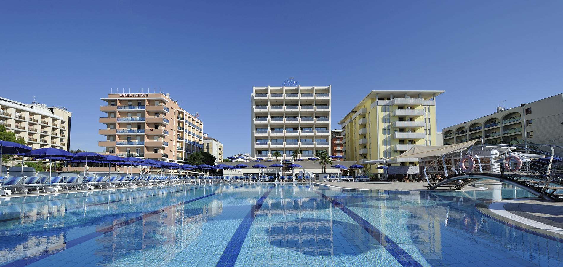 Hotel Lido Bibione Fronte Mare Piscine E Scivoli